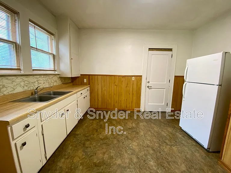 400 Cloverdale Ave #DOWN — Photo 7