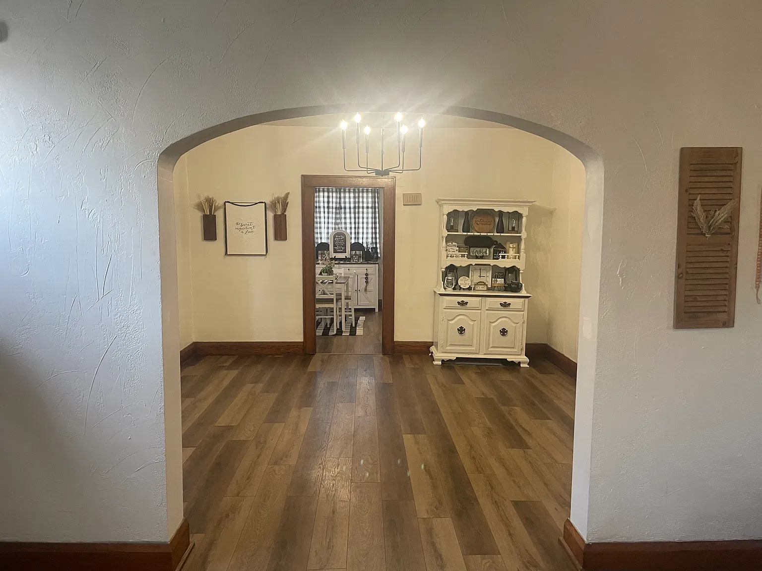3 bed, 1.5 bath, 1644 sqft, $1,300 — Photo 3