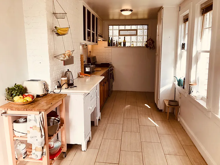 270 W Washington Ln #1 — Photo 7
