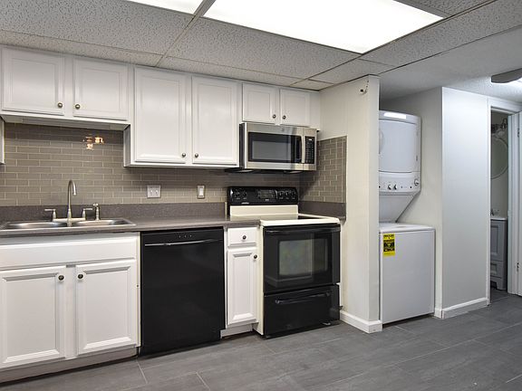 5th image of 2457 Princess Ln SE