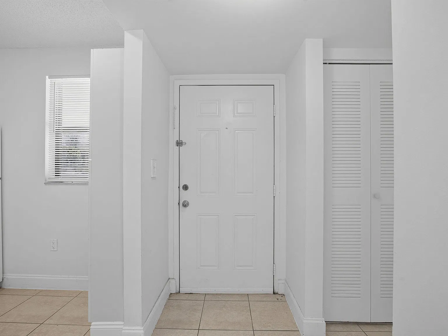 1 bed, 1.0 bath, 744 sqft, $1,750 — Photo 3