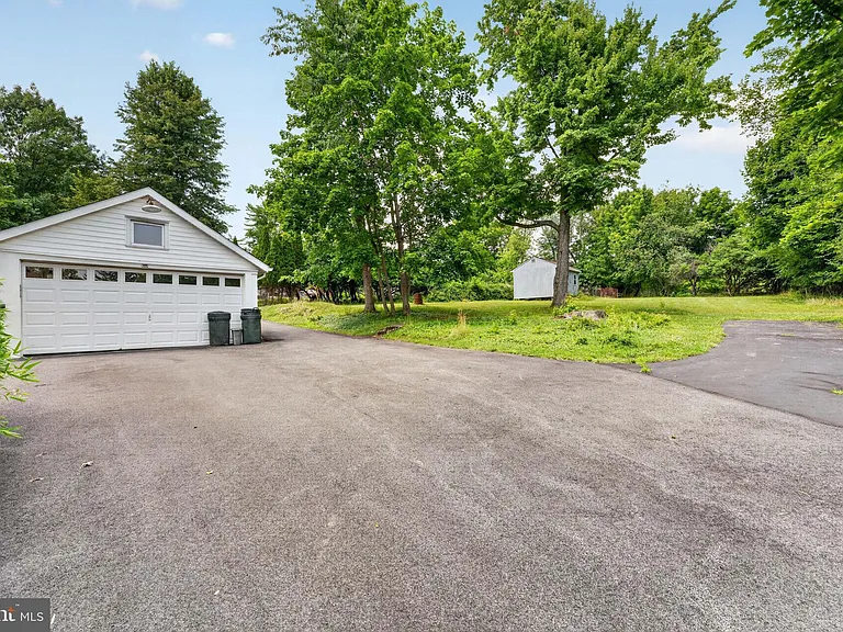 1715 Skippack Pike — Photo 33