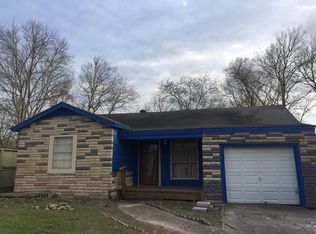 2406 Jones Rd, Baytown, TX 77521