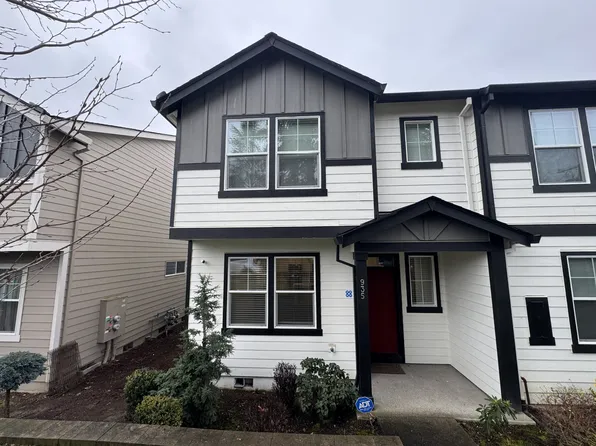 935 N 19th Ave, Cornelius, OR 97113