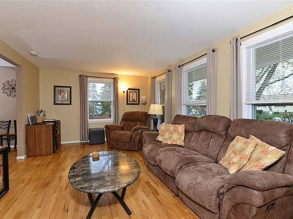 5th image of 105 Tanglewood Dr