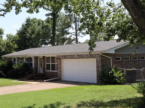 414 Natchez Trace St, Harrison, AR 72601
