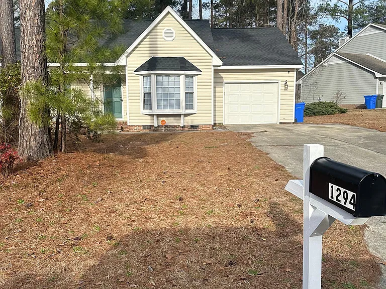 1294 Caribou Ct — Photo 2