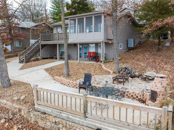 2341 Robin Hood Ln, Roach, MO 65787