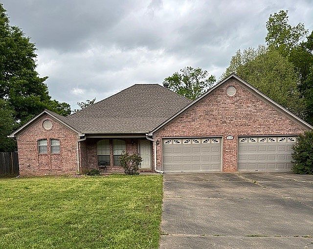 1st image of 2120 Shade Tree Dr