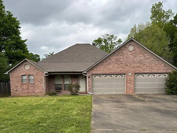 2120 Shade Tree Dr, Conway, AR 72032