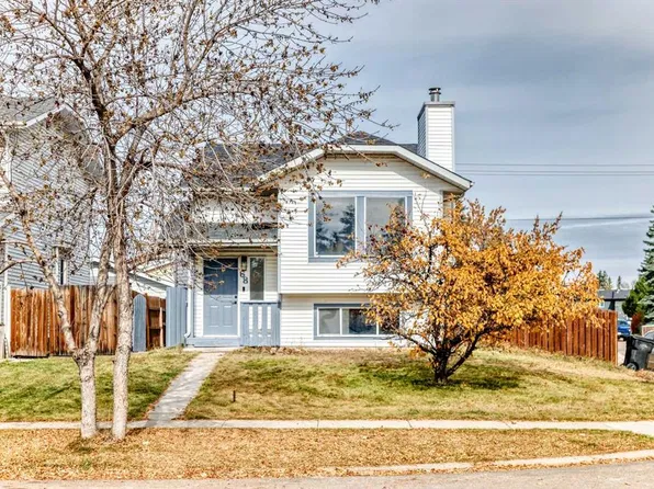 68 S Erin Park Dr SE, Calgary, AB T2B 2Z9