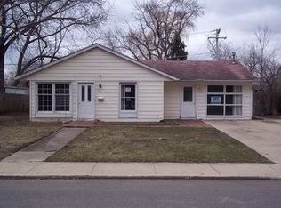 102 Birch St, Carpentersville, IL