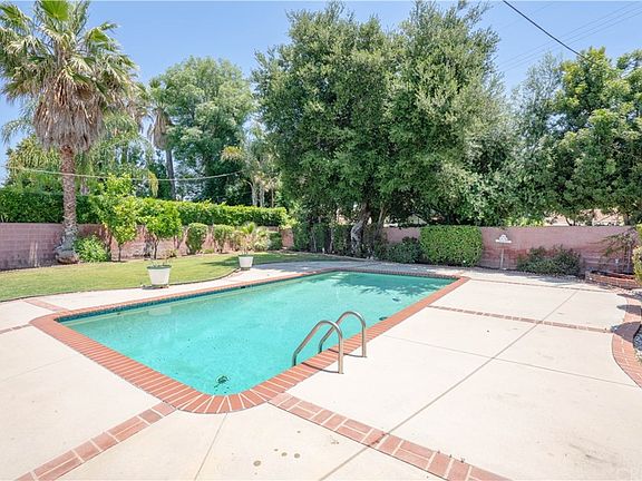 5th image of 9234 Petit Ave