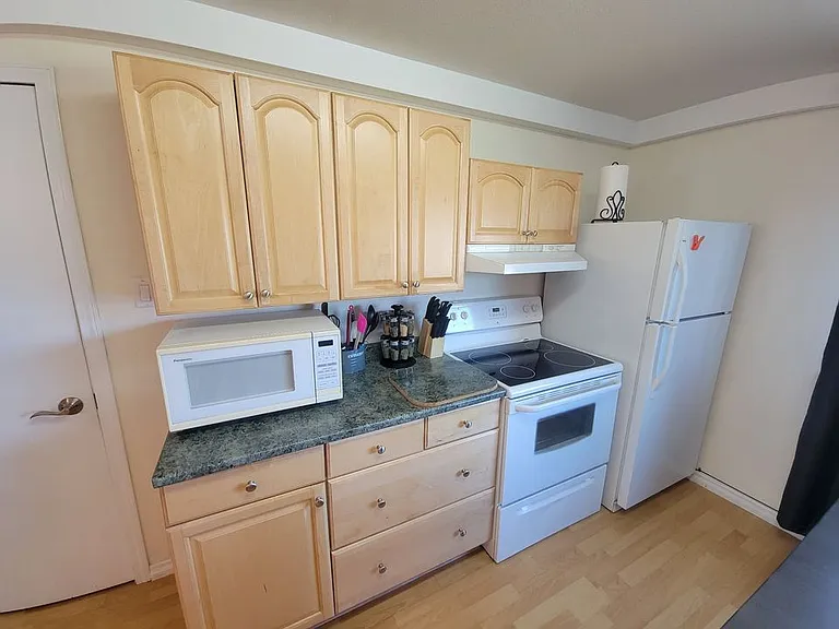 3918 Harding Rd — Photo 40