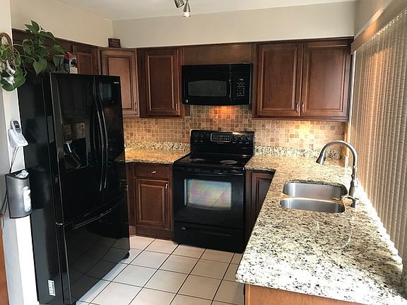 2nd image of 18W266 Standish Ln