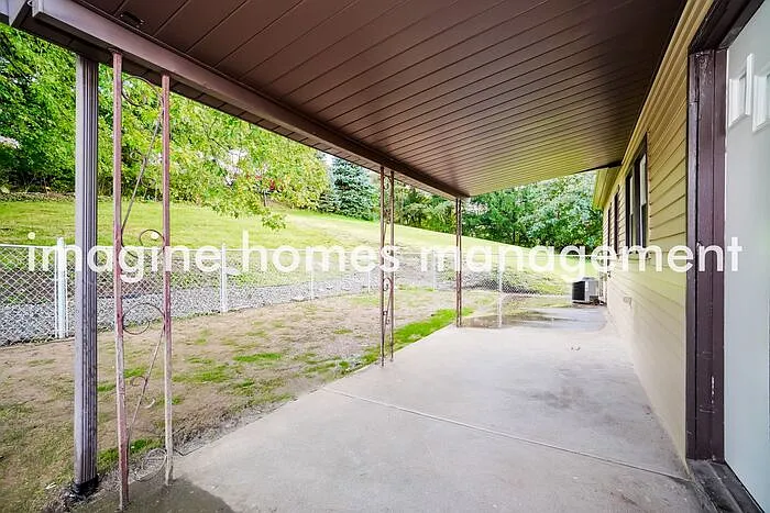 219 Maple Dr — Photo 13