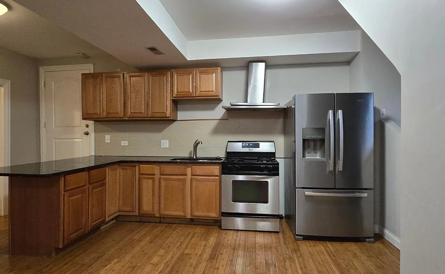 2 bed, 700 sqft, $1,695 — Photo 1