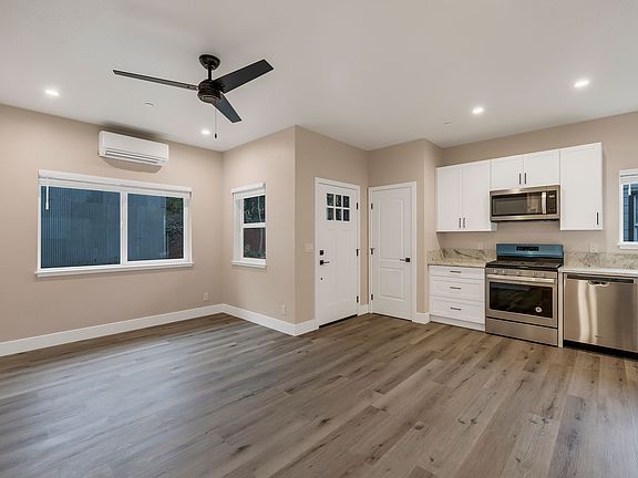 4th image of 1122 Stewart Ave #4