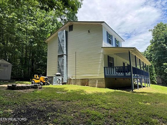 3rd image of 125 Walnut Ln