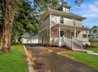 480 Park St, Elgin, IL 60120