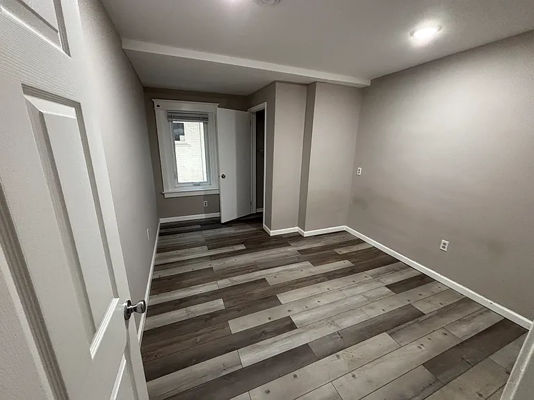 910 E High St #1 — Photo 5