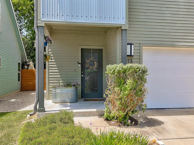 5616 S 1st St #13 — Photo 5