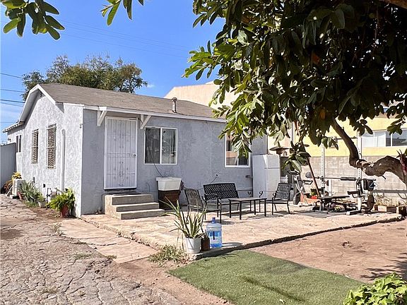 2nd image of 1474 W Compton Blvd