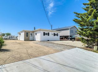 7 Lake St, Tuckerton, NJ 08087