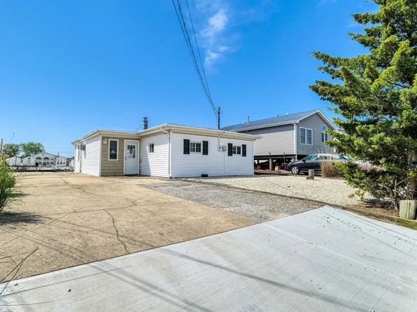 7 Lake St, Tuckerton, NJ 08087