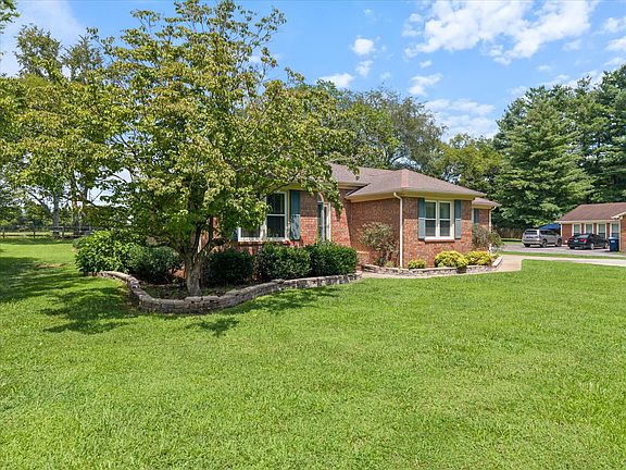 3rd image of 214 Juniper Dr