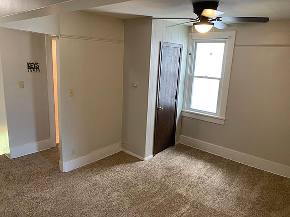 3rd image of 411 1/2 E Mansfield St