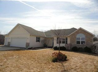 553 Wilderness Ct, Hartford, WI 53027