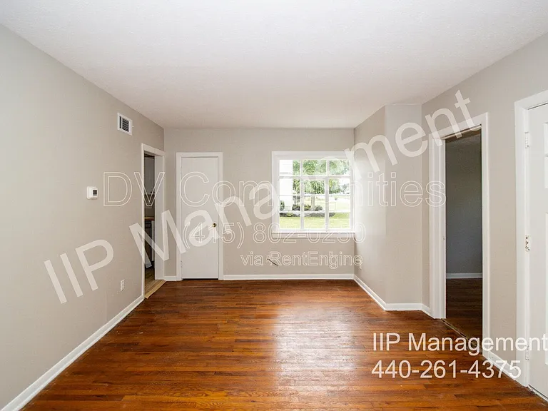 6177 Iroquois Trl — Photo 6