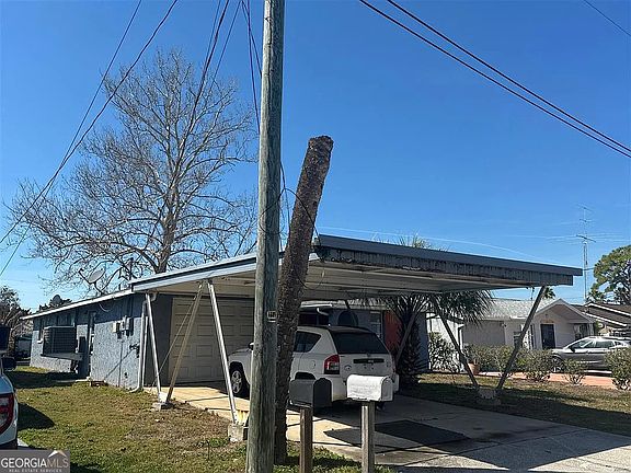 4th image of 13913 Muriel Ave