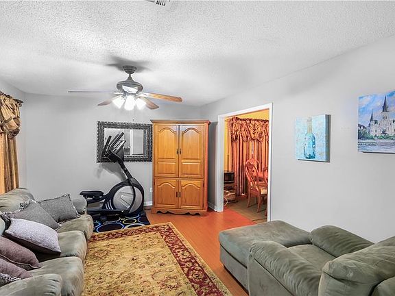 5th image of 2125 Lasalle Ave