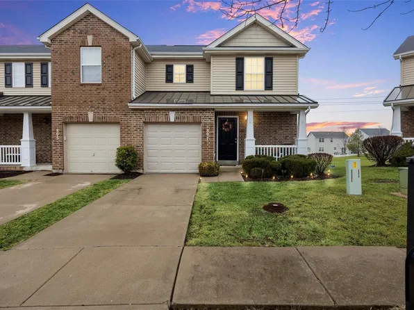 807 Country Field Dr, Lake Saint Louis, MO 63367