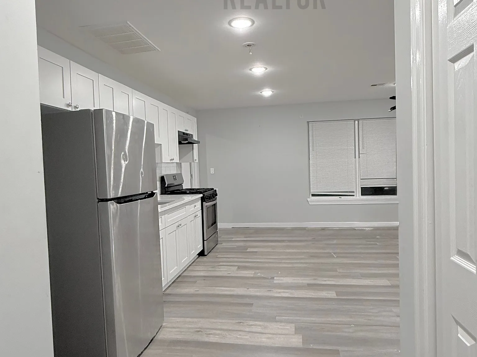 1 bed, $1,909 — Photo 4