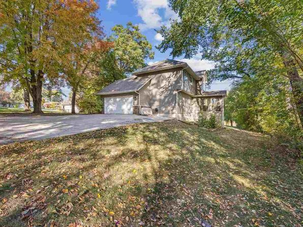 1705 12th Ave, Coralville, IA 52241