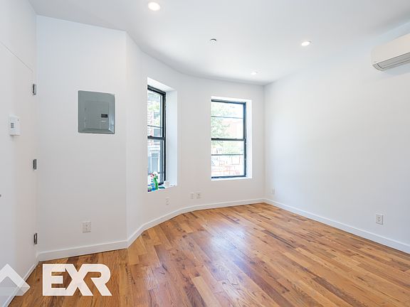 2nd image of 453 Irving Ave #1P