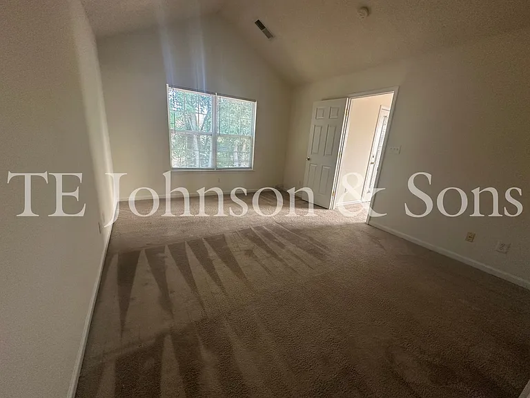 3351 Victoria Park Ln — Photo 9