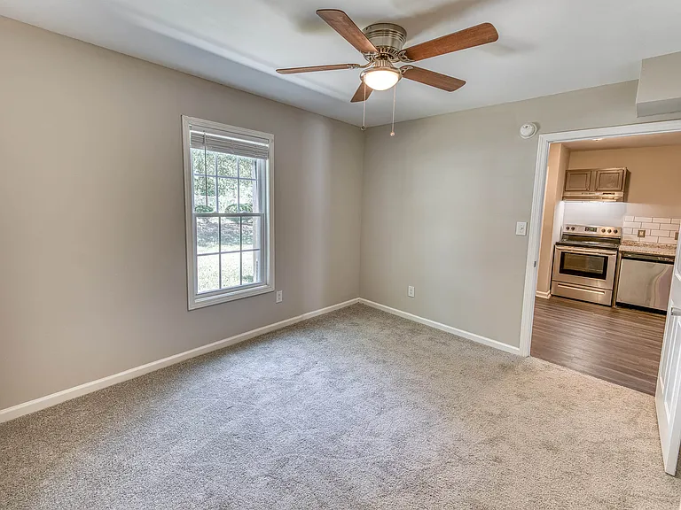 Ashford Place Apartments — Photo 6