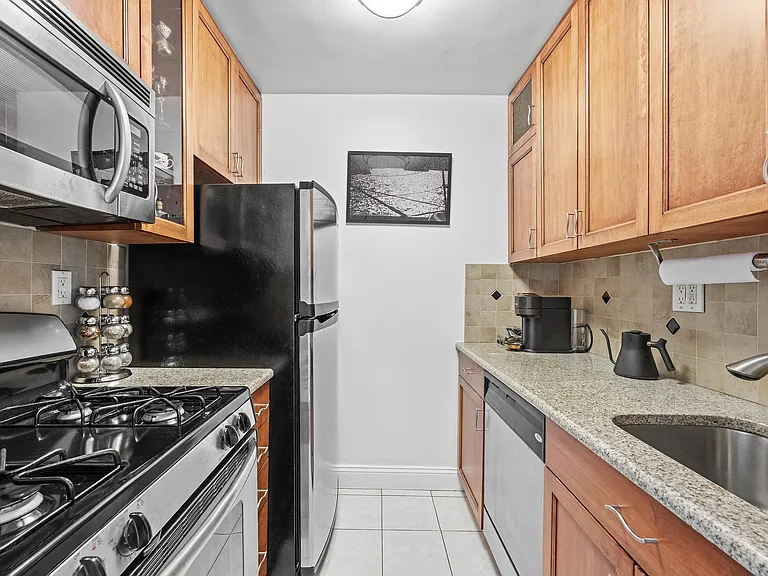 225 E 57th St #5M — Photo 4