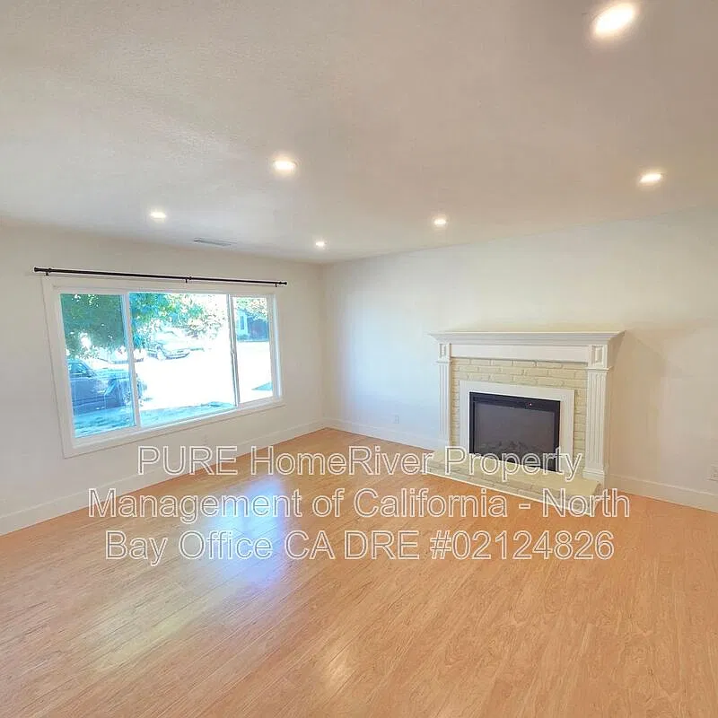 4 bed, 2.0 bath, 1375 sqft, $4,200 — Photo 2