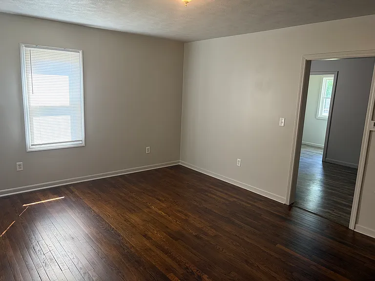 1422 Sorin St — Photo 7