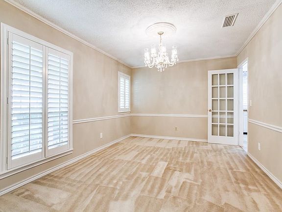5th image of 634 Pinehurst Dr