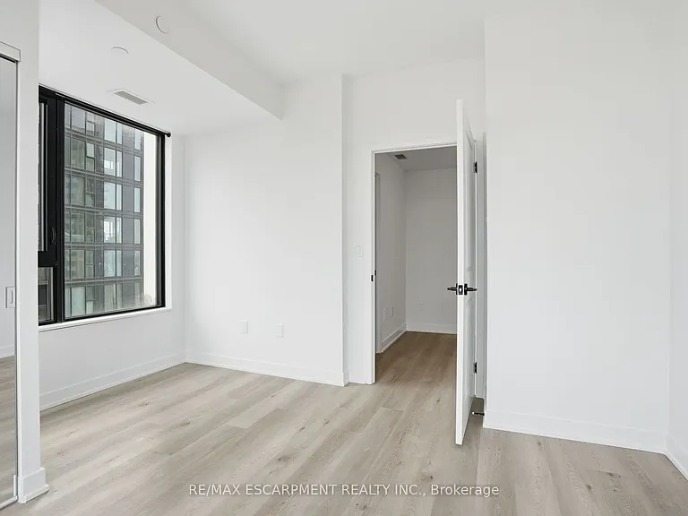 2075 Lakeshore Rd #1002 — Photo 14