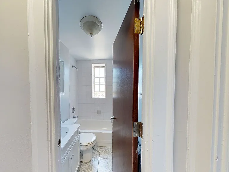Campus Apartments — Photo 9