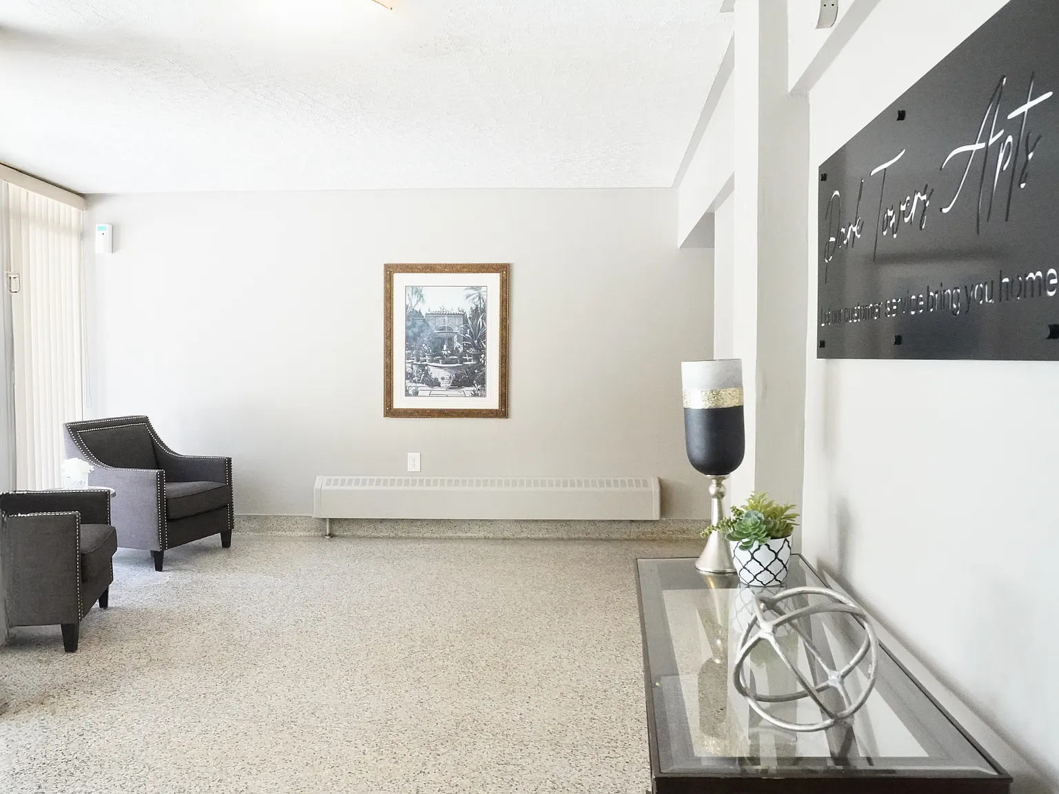 Park Towers Apartments - Choose your rent level - Call for Details - Heat, Water — Photo 4