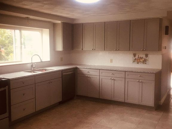 5th image of 269 Huxley Ave Floor 1