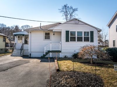 32 Wamsutta Ave, Waltham, MA, 02451
